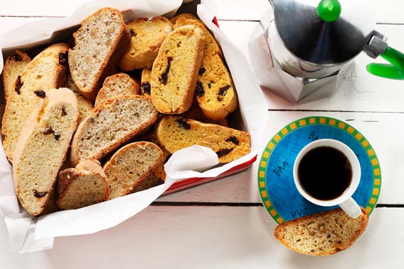 Biscotti de cerezas y almendras con cítricos 