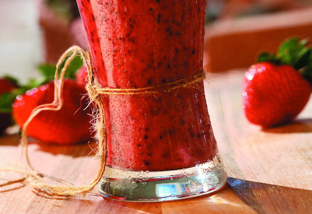 Antioxidant Smoothie made with canola oil 