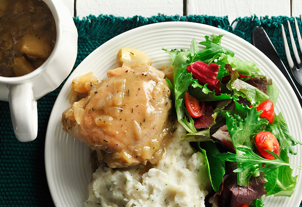 Cajun Garlic Chicken Thighs recipe made with canola oil by Nancy Hughes