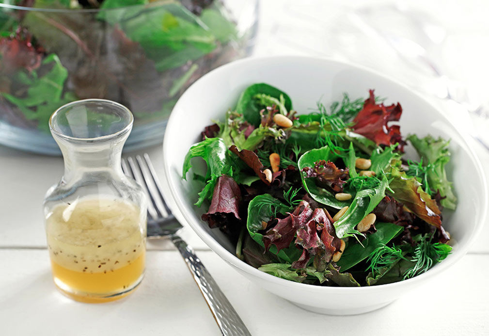 https://cdn1.canolainfo.org/media/files//recipes/newimages/honeylemonvinaigrette.jpg