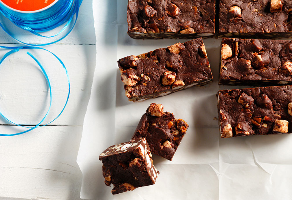Mocha Crunch Bars recipe made with canola oil by George Gear