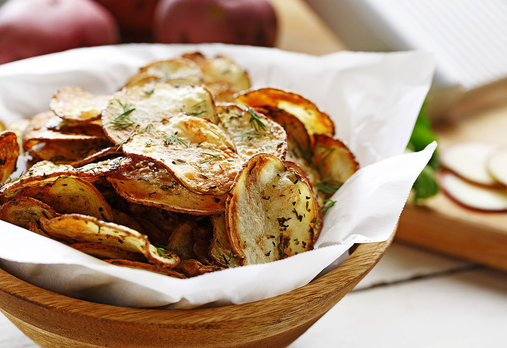 Croustilles de pommes de terre frites au four