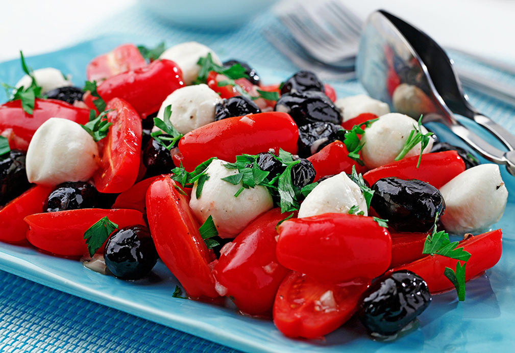 Ensalada de tomates y aceitunas 