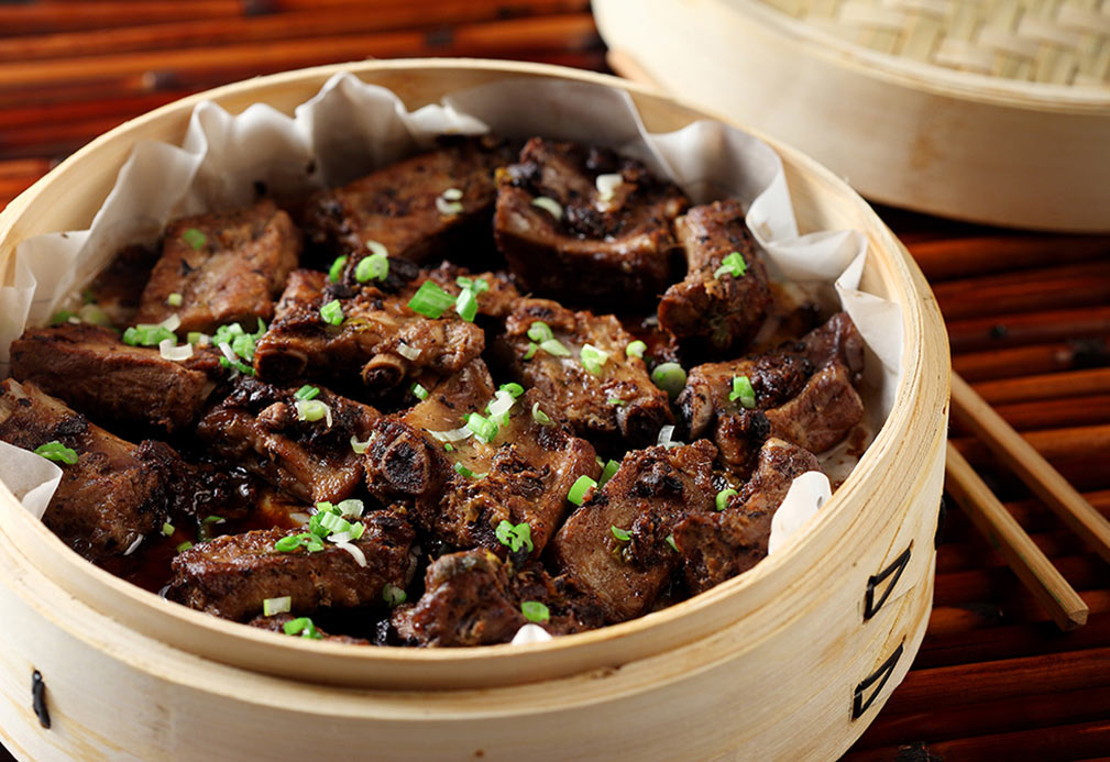 Steamed Black Bean, Ginger, and Garlic Spareribs recipe made with canola oil by Stella Fong
