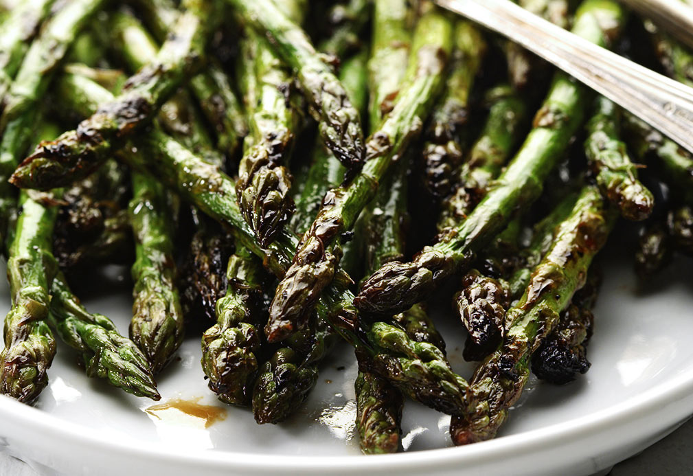 tangy grilled asparagus made with canola oil
